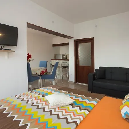 Nives Holiday Apartment *