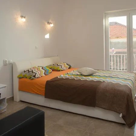 Nives Holiday Apartment Podstrana