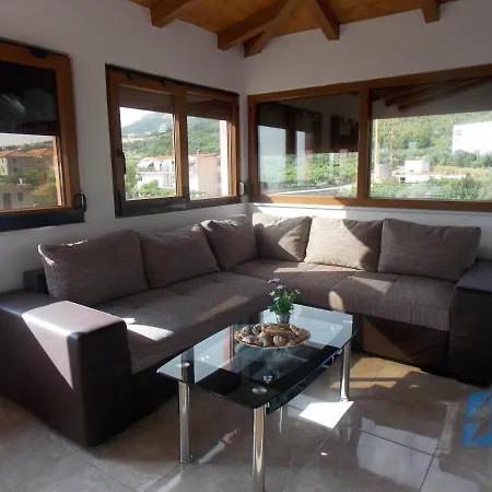 Nives Holiday Apartment Podstrana